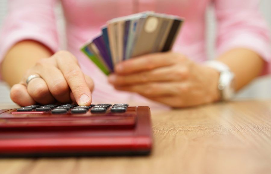 Average Credit Card Balances up 13.2% to $5,910 in 2022 article image.