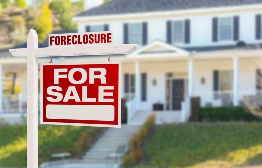 What Is Foreclosure? article image.