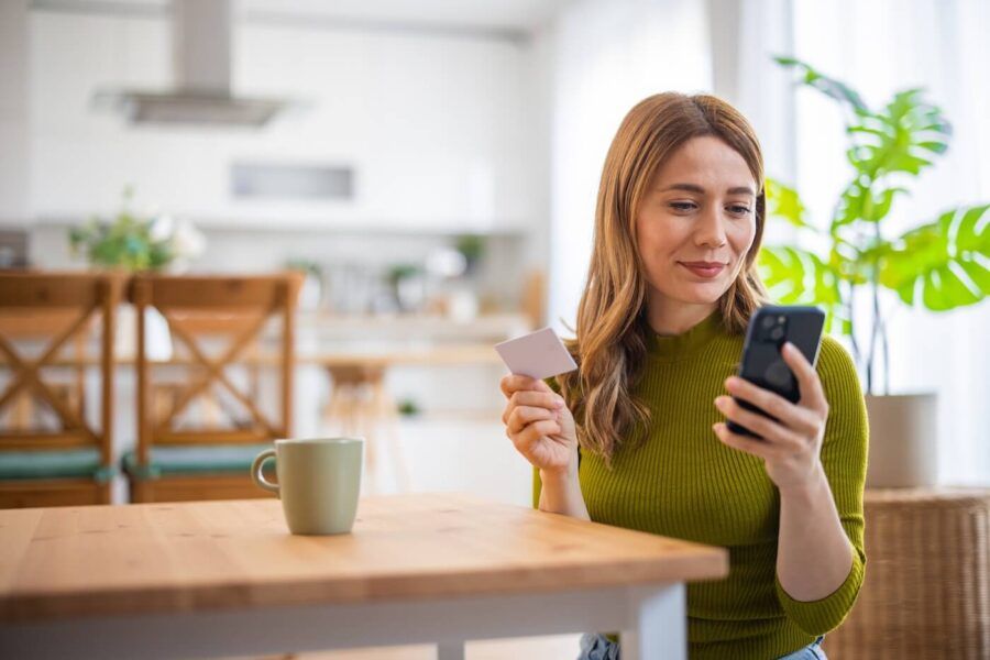 What Are the Experian Smart Money<sup>&trade;</sup> Digital Checking and Digital Savings Accounts? article image.